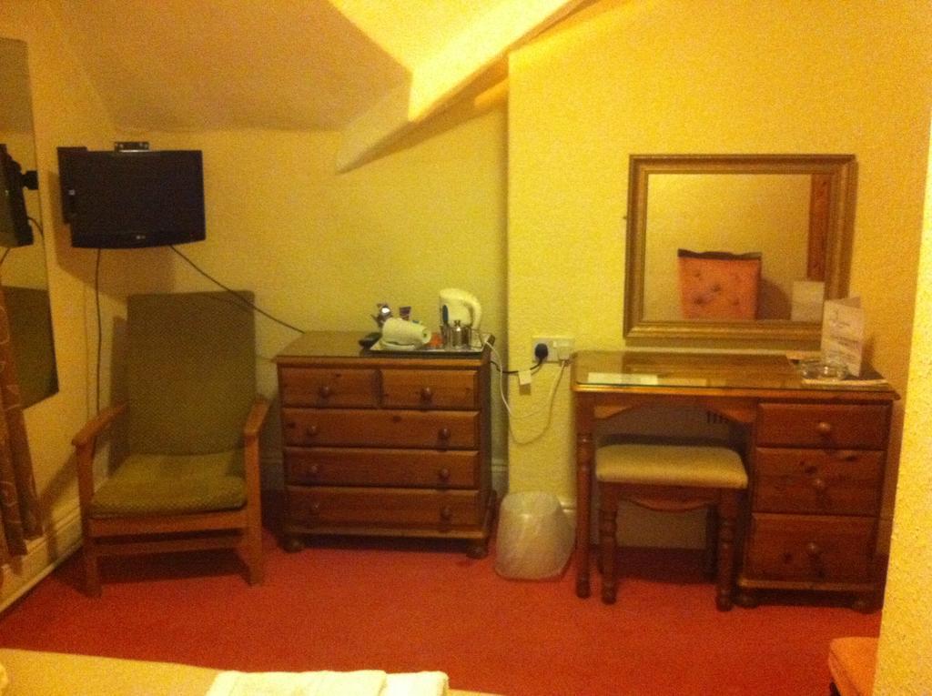 Lisdoonie Hotel Barrow-in-Furness Szoba fotó