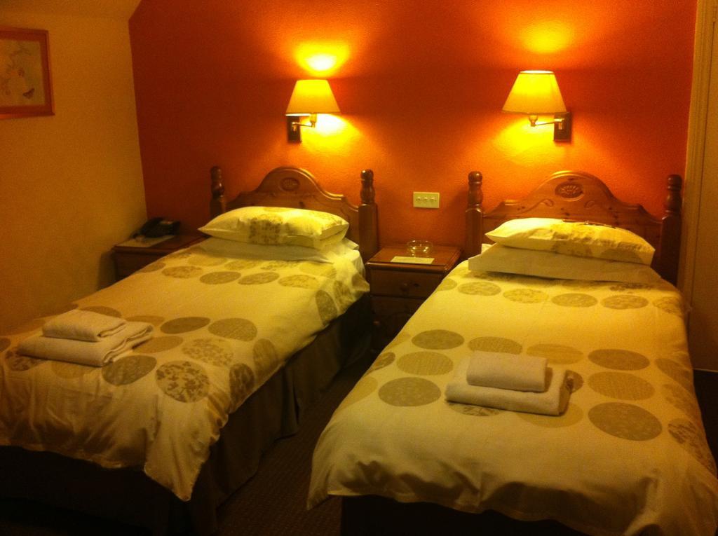 Lisdoonie Hotel Barrow-in-Furness Szoba fotó